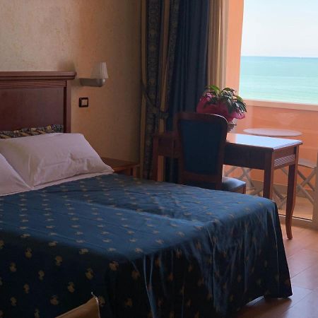 Hotel Alexander Resort Rimini Exterior foto