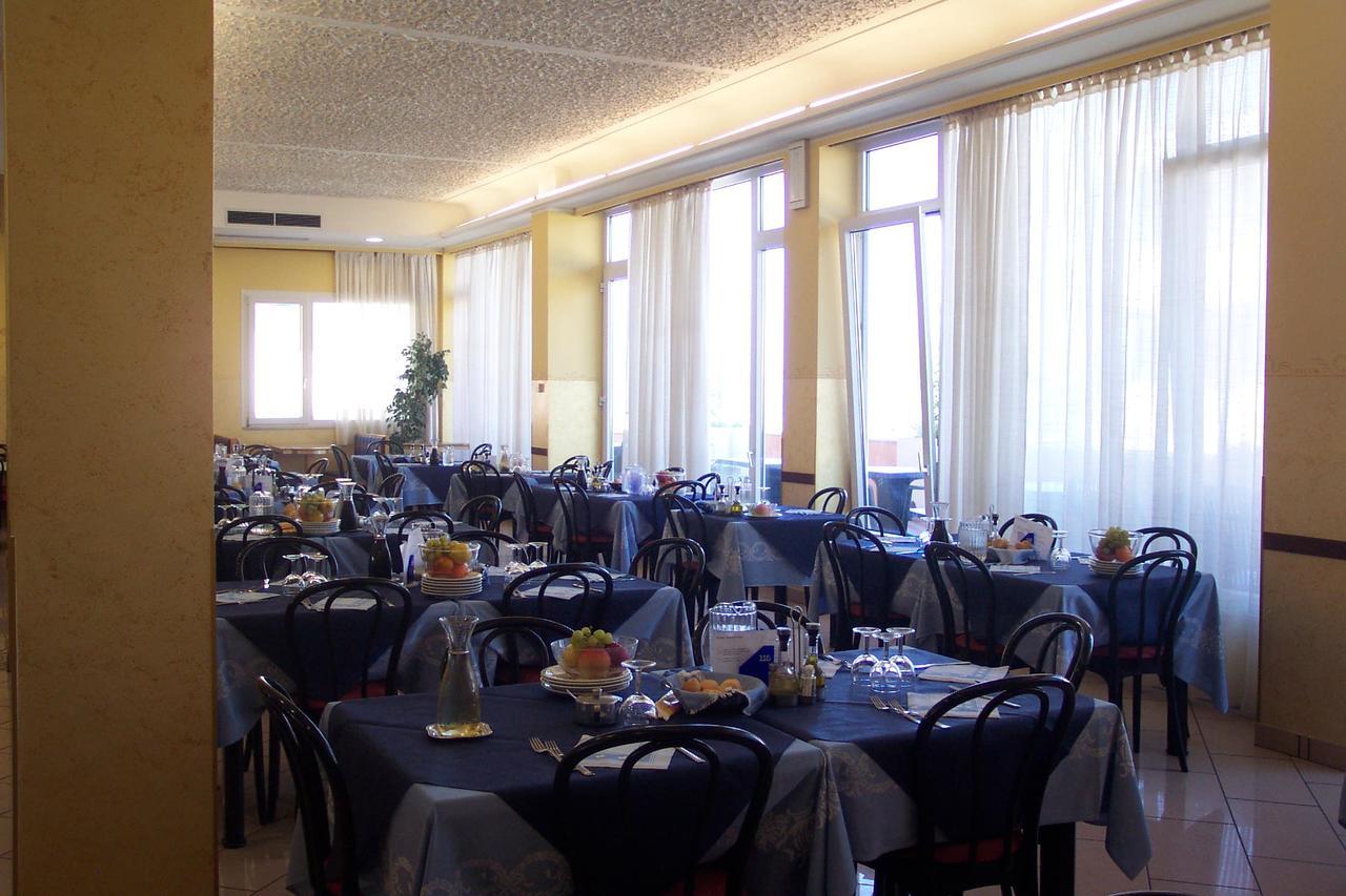 Hotel Alexander Resort Rimini Exterior foto